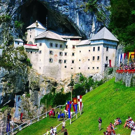 Vendégház Tollazzi